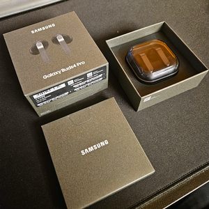 갤럭시 버즈4 프로 블랙 이미지