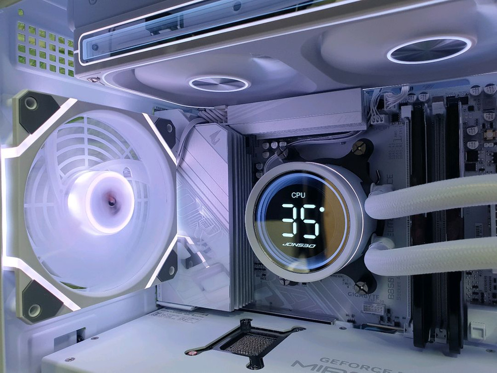 미사용 ) 9800X3D & RTX5070TI 컴퓨터 PC 이미지