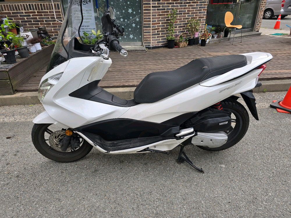17년 pcx 125 5만9천km 중고오토바이스쿠터부산울산김해양산창원대구서울대전광주 이미지