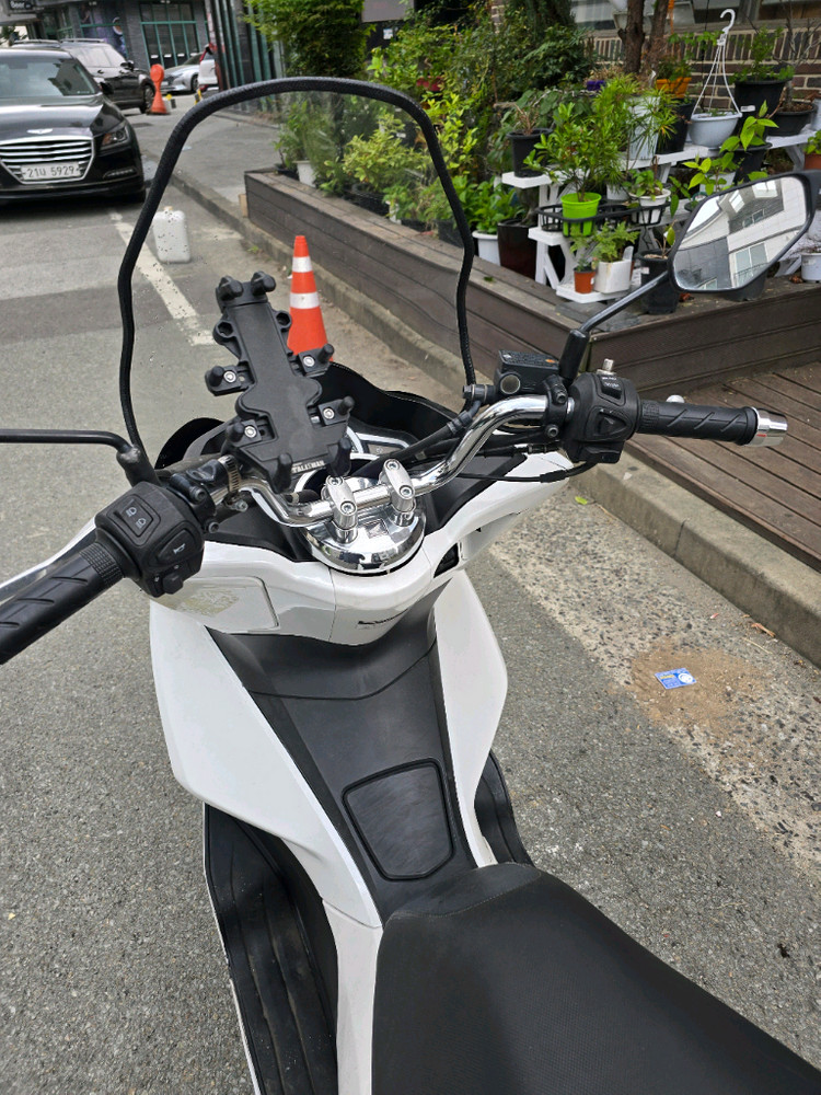17년 pcx 125 5만9천km 중고오토바이스쿠터부산울산김해양산창원대구서울대전광주 이미지