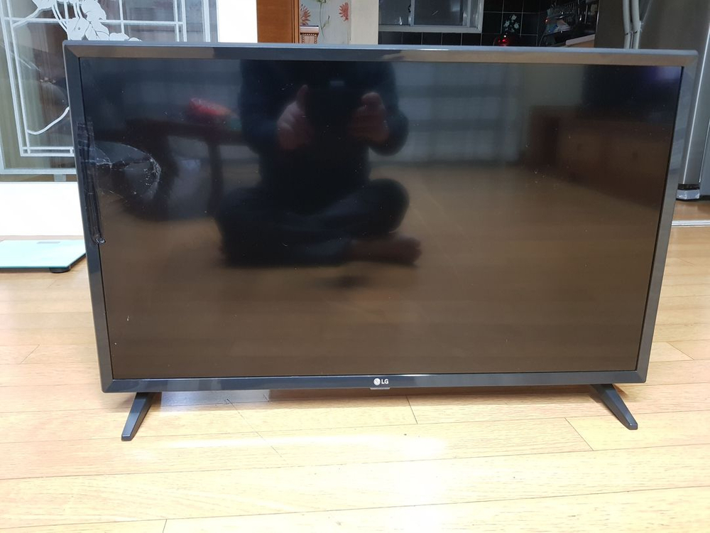 LG 32LM580B END 32인치TV 부품용 3만원(판매완료) 이미지