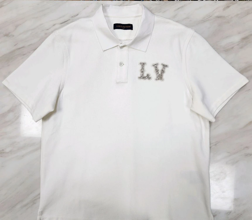 [정품 남성용] 루이비통 크리스탈 LV 장식 반팔 카라티 52 사이즈 샤넬 구찌 펜디 프라다 에르메스 디올 버버리 이미지