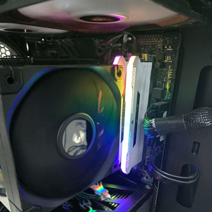 5700x3d ddr4 32gb b550m 4060 ti 팔아요 4060ti 32g 반본체 가능 이미지