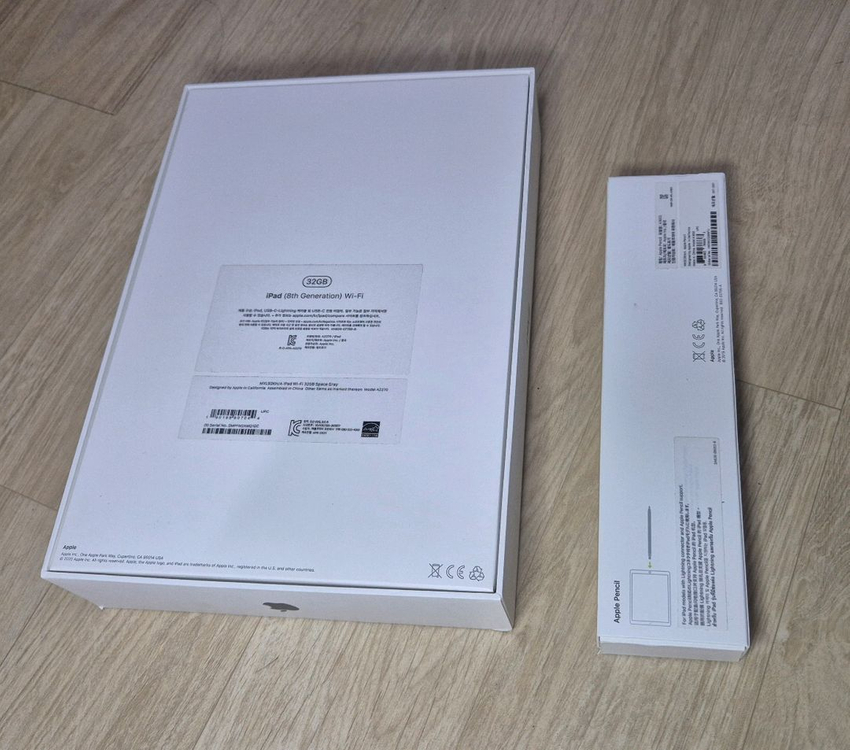 아이패드 8세대(32GB Wi-Fi)&펜슬 상자 이미지