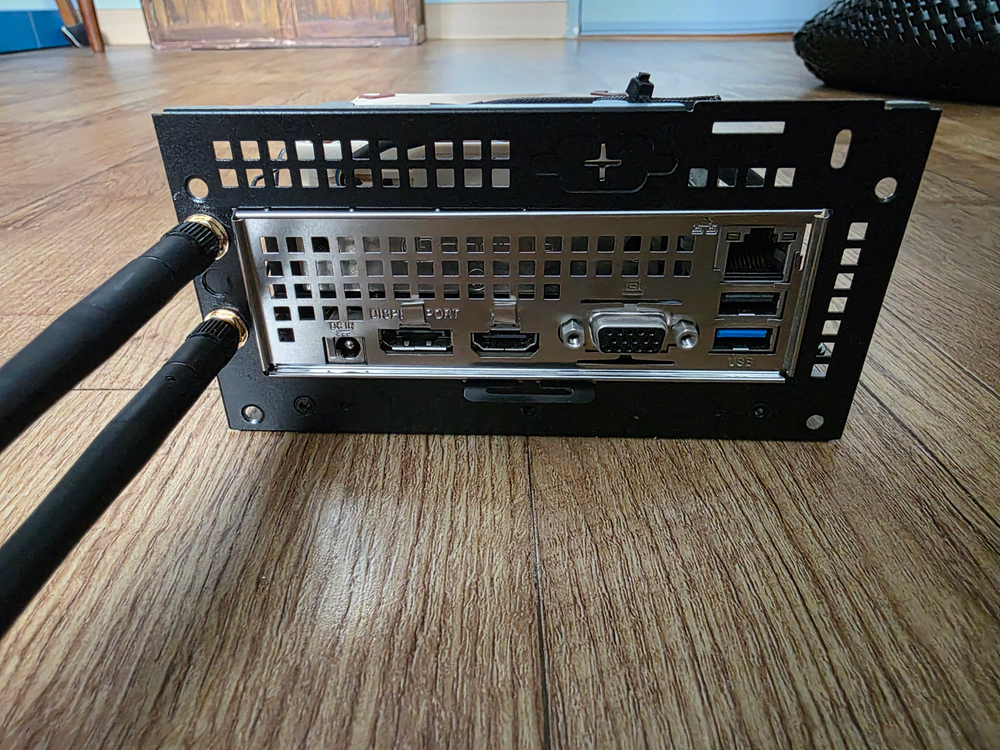 ASRock DeskMini X300 미니 조립 PC 판매합니다. 이미지