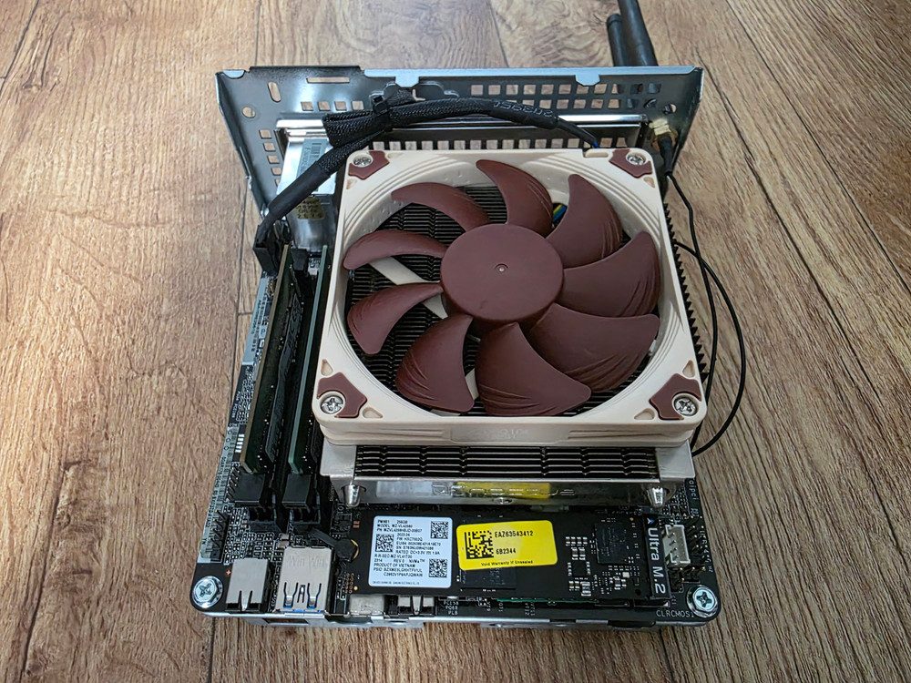 ASRock DeskMini X300 미니 조립 PC 판매합니다. 이미지