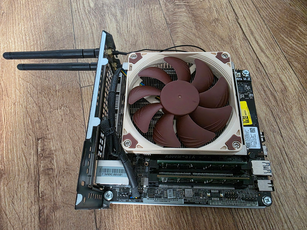 ASRock DeskMini X300 미니 조립 PC 판매합니다. 이미지