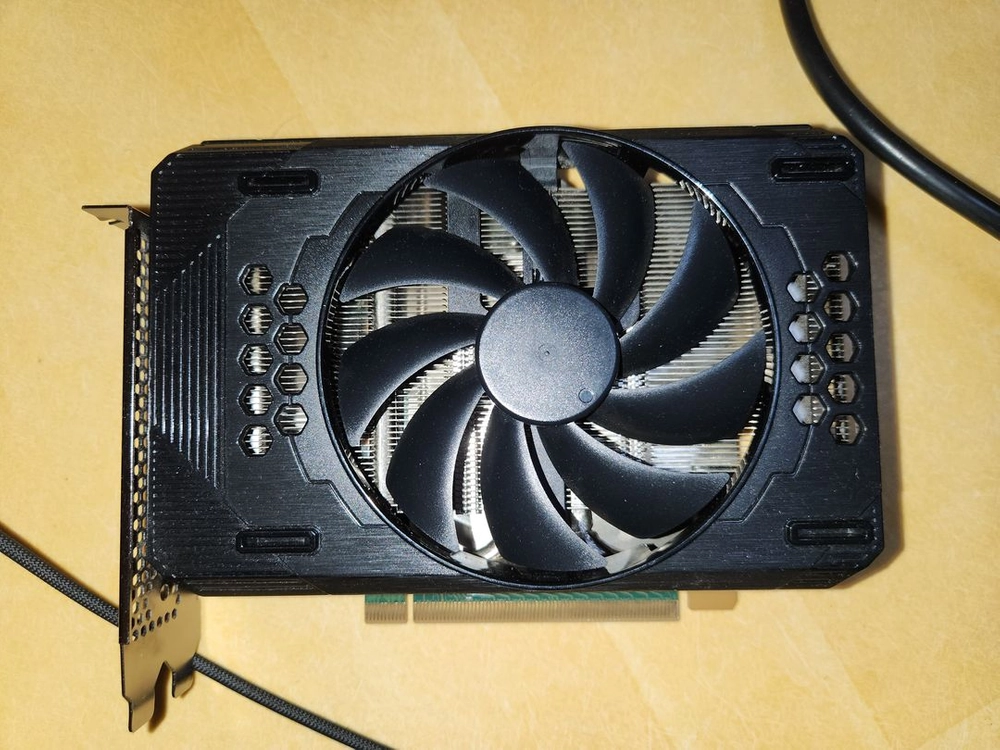 RTX 3060 12GB 그래픽카드 이미지