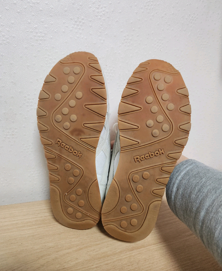 메종키츠네 리복클래식 콜라보 운동화( 275) 이미지