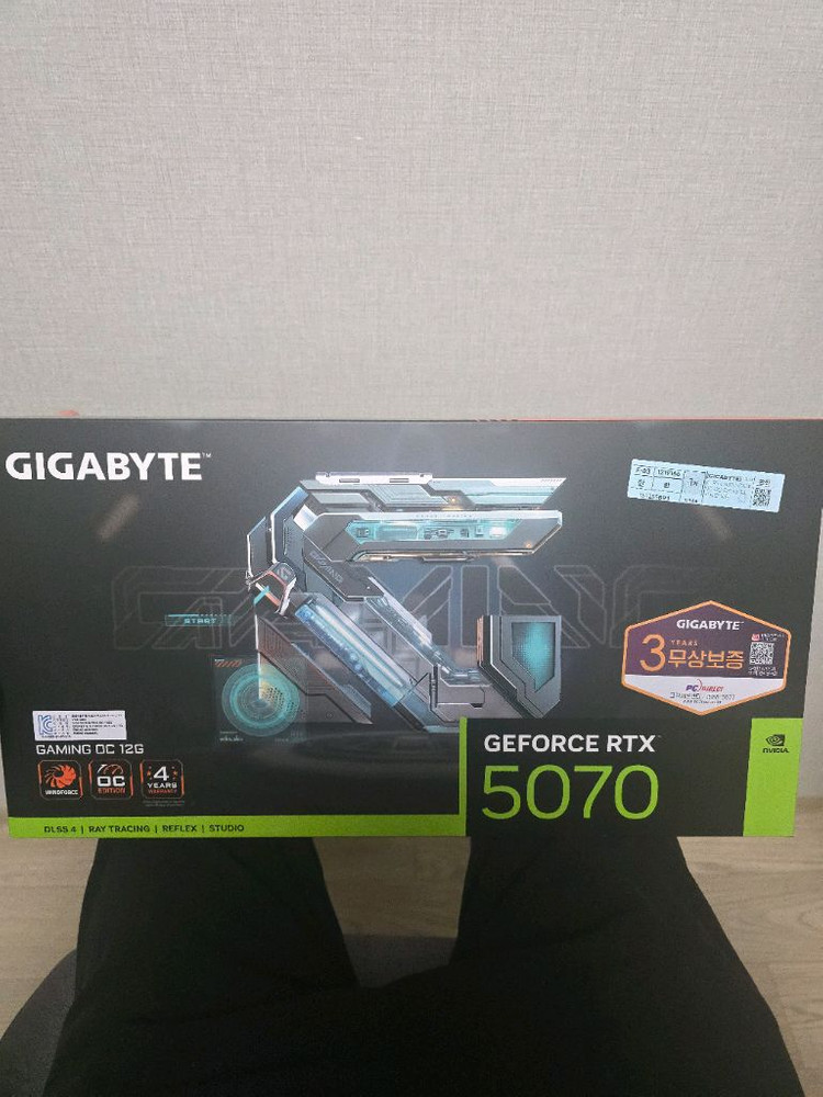 RTX 5070 그래픽카드 이미지