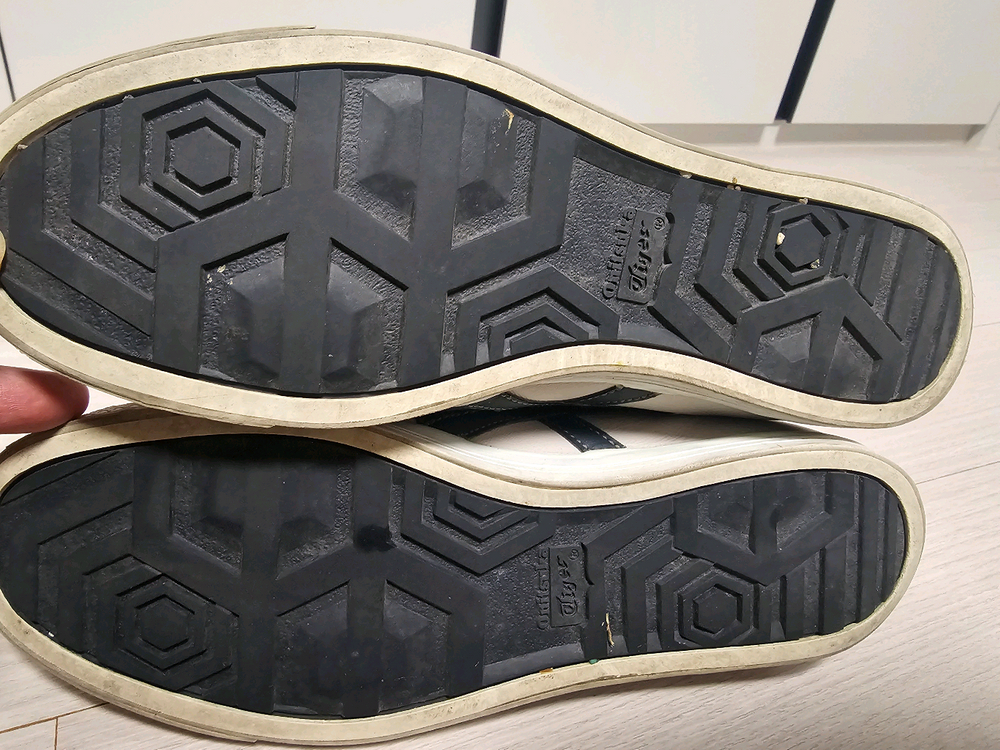 오니츠카타이거 275사이즈 이미지