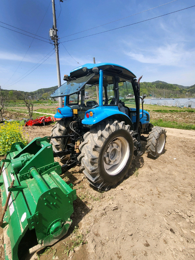 LS트랙터 P7180 캐빈 4WD 이미지