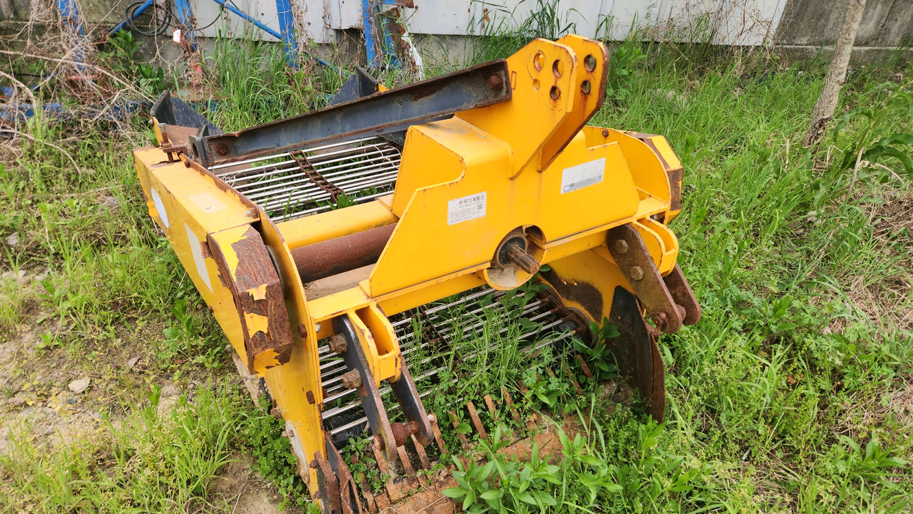 트랙터 트랙트 트렉터 트렉트 두루통상 작물수확기 이미지