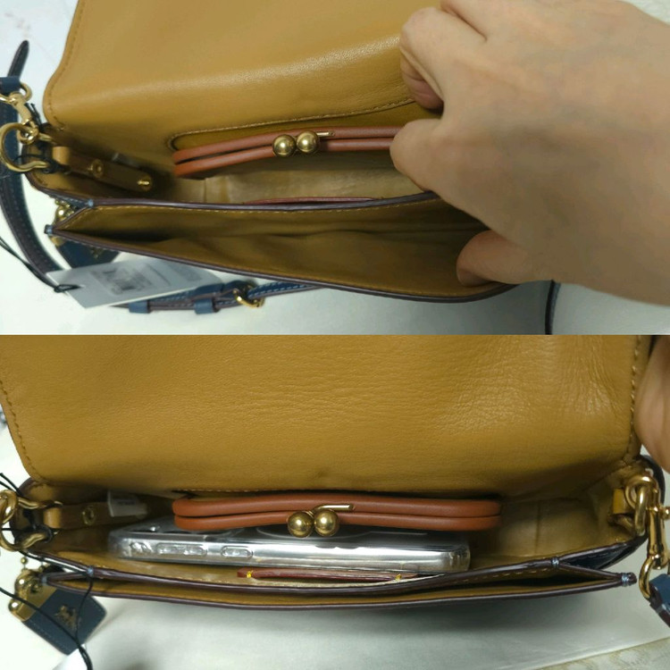 택새것)코치 딘키 크로스 바디백 이미지