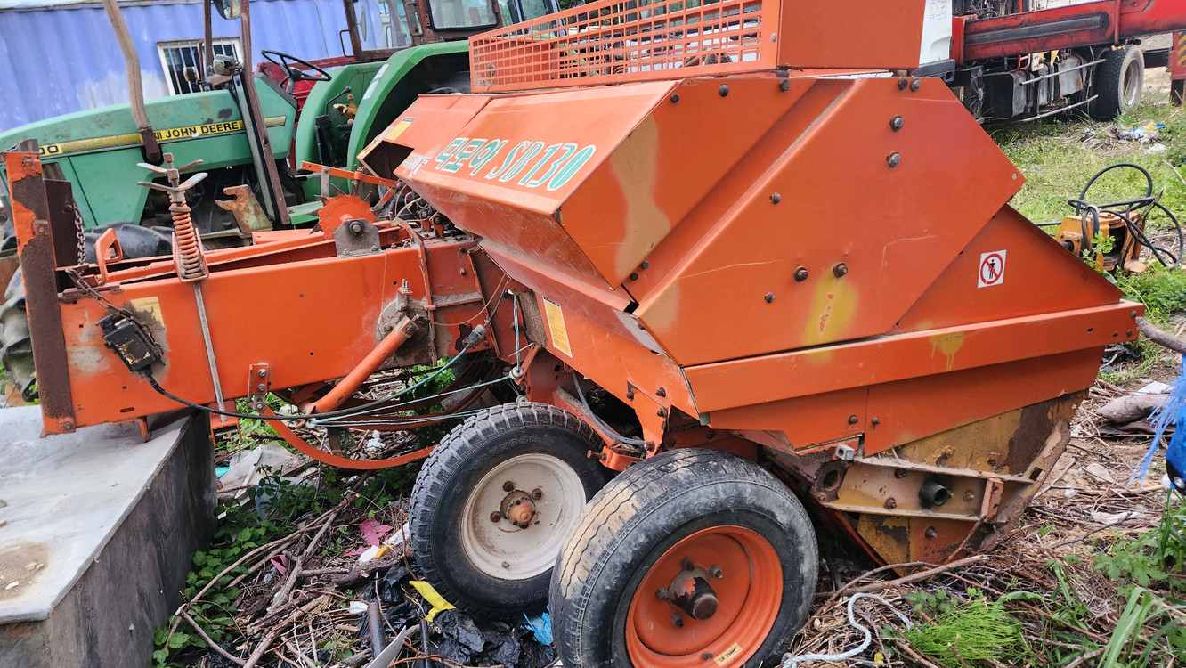 상태아주좋은 트랙터 트랙트 트렉터 트렉트 사각 베일러 베일르 배일러 배일르 이미지