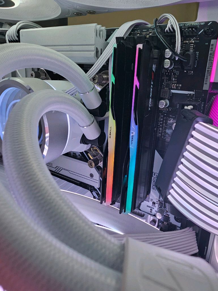 12700kf +z690, ddr4 32g ,ddr4 64gb ,ddr5 48gb 이미지