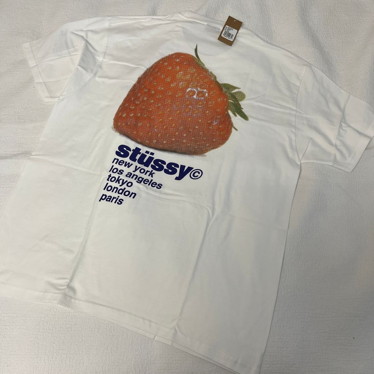 스투시 스트로베리 딸기티 반팔 티셔츠 화이트 XL 사이즈 새제품 팝니다. Stussy 이미지