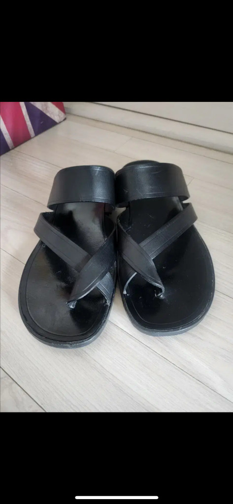 입생로랑 saintlaurent ysl 생로랑 정품 블랙 가죽 쪼리 샌들 42사이즈 270 이미지