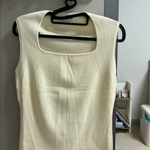 타임 니트 슬리브리스 이미지