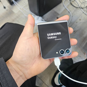 삼성 갤럭시Z플립6판매 정상해지 중고폰F741 이미지