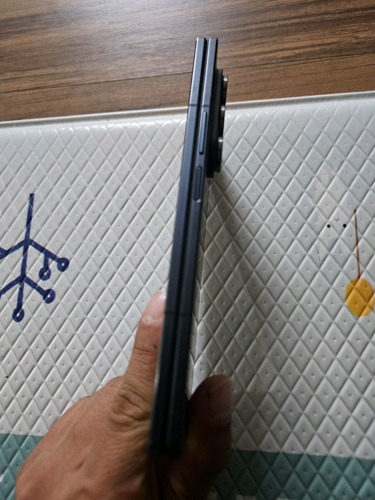 갤럭시 Z폴드7 512GB 블랙 자급제 + 쿠팡안심케어2년150만 이미지