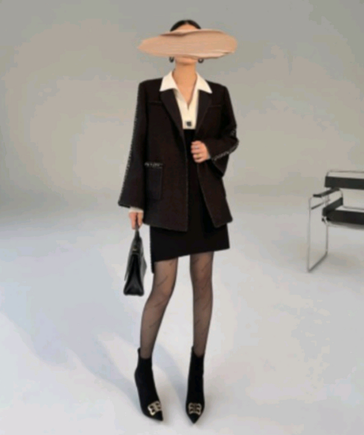 메리모드 레터링 팬던트 니트 배색 원피스 이미지