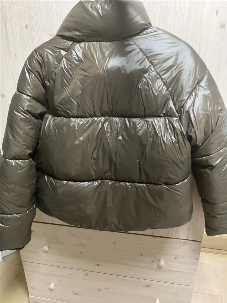 유광 패딩 브라운 스파오 이미지