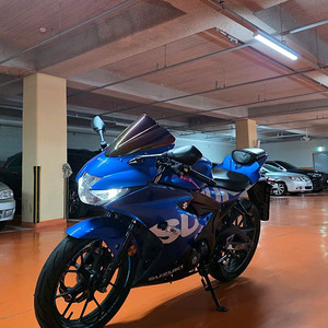 스즈키 GSX R125 18년/1만키로 팝니다 이미지