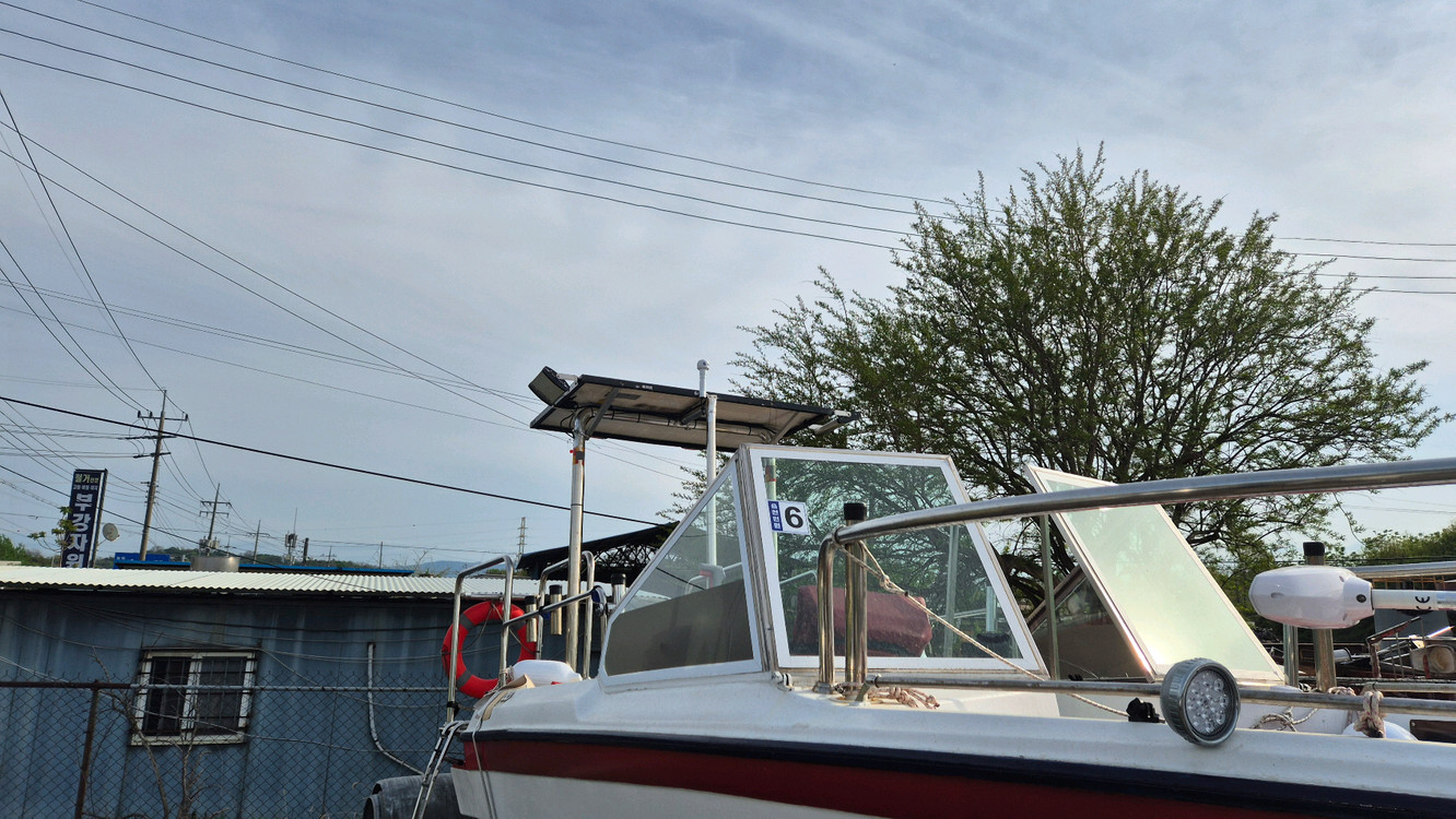 낚시보트 이미지