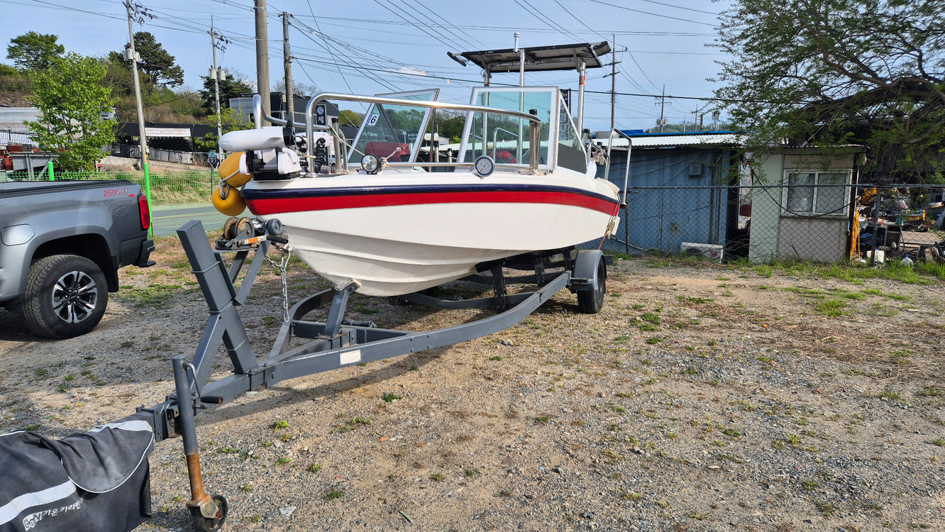 낚시보트 이미지