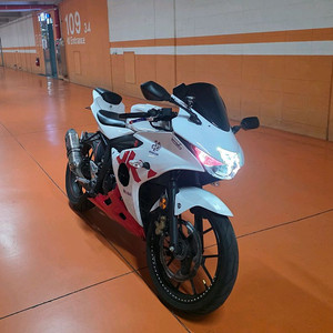 스즈키 GSX-R125 21년식 팝니다 이미지