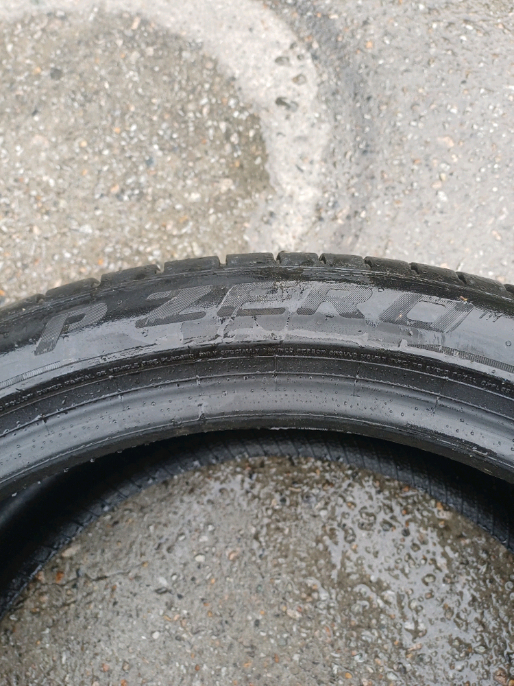 245 40 20 피렐리 P ZERO 2본 팝니다. 이미지