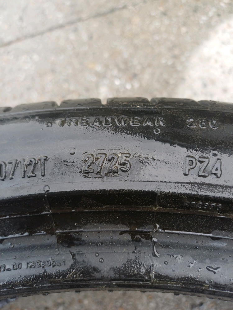 245 40 20 피렐리 P ZERO 2본 팝니다. 이미지