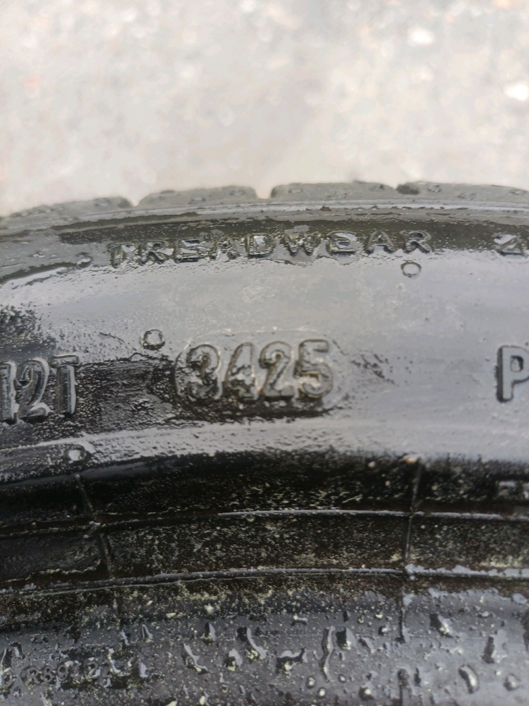 245 40 20 피렐리 P ZERO 2본 팝니다. 이미지