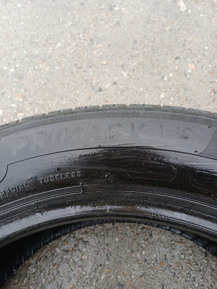 235 55 19 미쉐린 프라이머시 AS 4본 판매합니다. 이미지