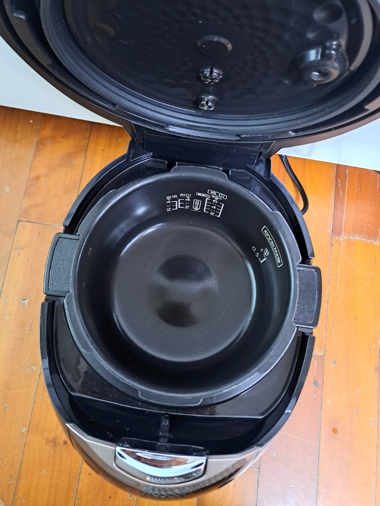 쿠첸6인용 압력밥솥 (무쇠 가마솥 덤) 이미지