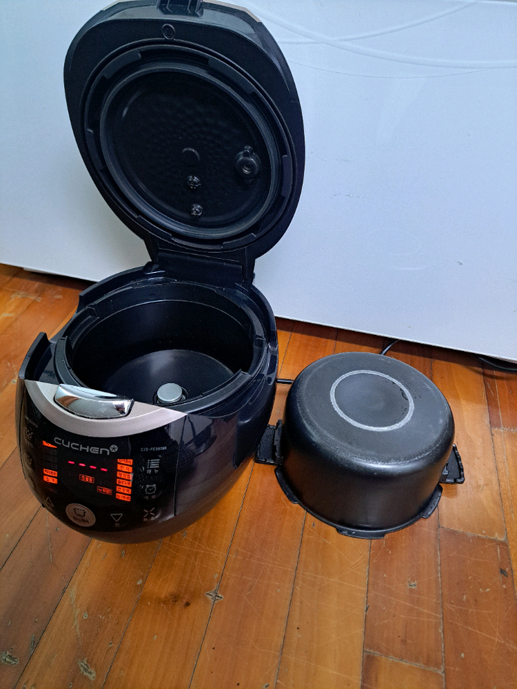 쿠첸6인용 압력밥솥 (무쇠 가마솥 덤) 이미지