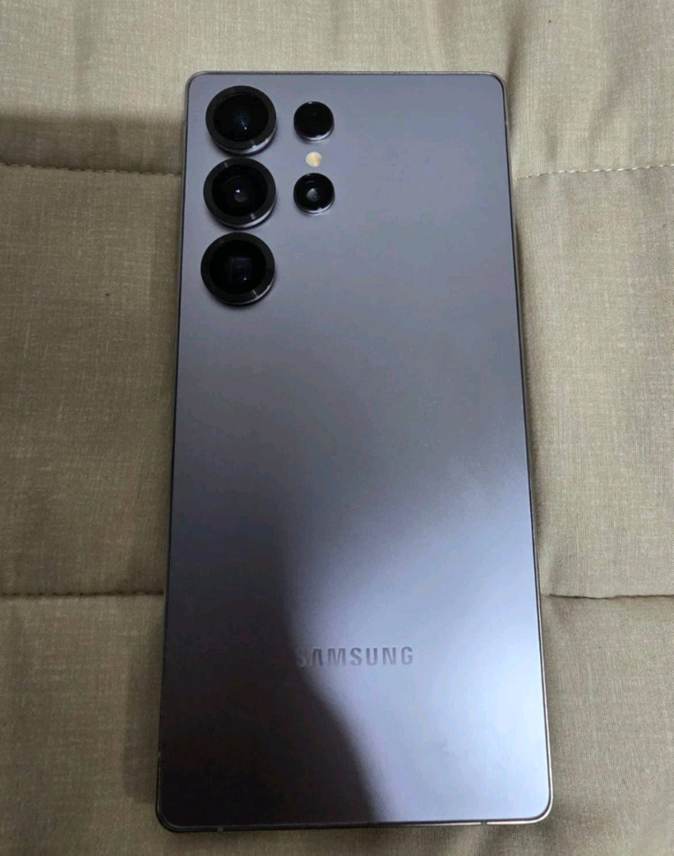 갤럭시 S25울트라 512GB 티타늄 실버 블루(삼성닷컴 전용) 자급제용 팝니다. 이미지