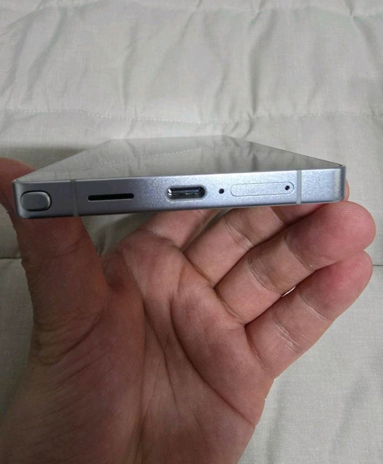 갤럭시 S25울트라 512GB 티타늄 실버 블루(삼성닷컴 전용) 자급제용 팝니다. 이미지