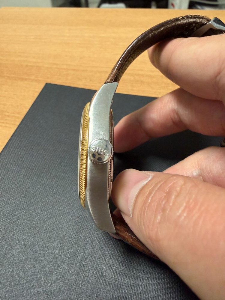 오리스 Oris 빅크라운 포인터데이트 이미지