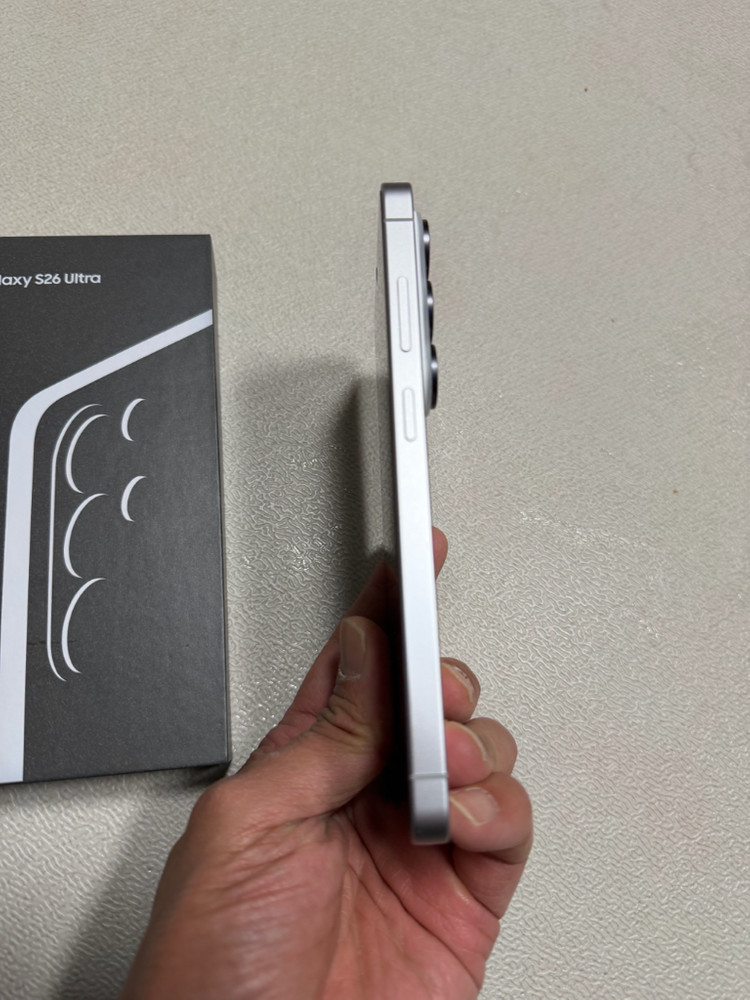 갤럭시s26울트라 1테라 화이트 팔아요 이미지