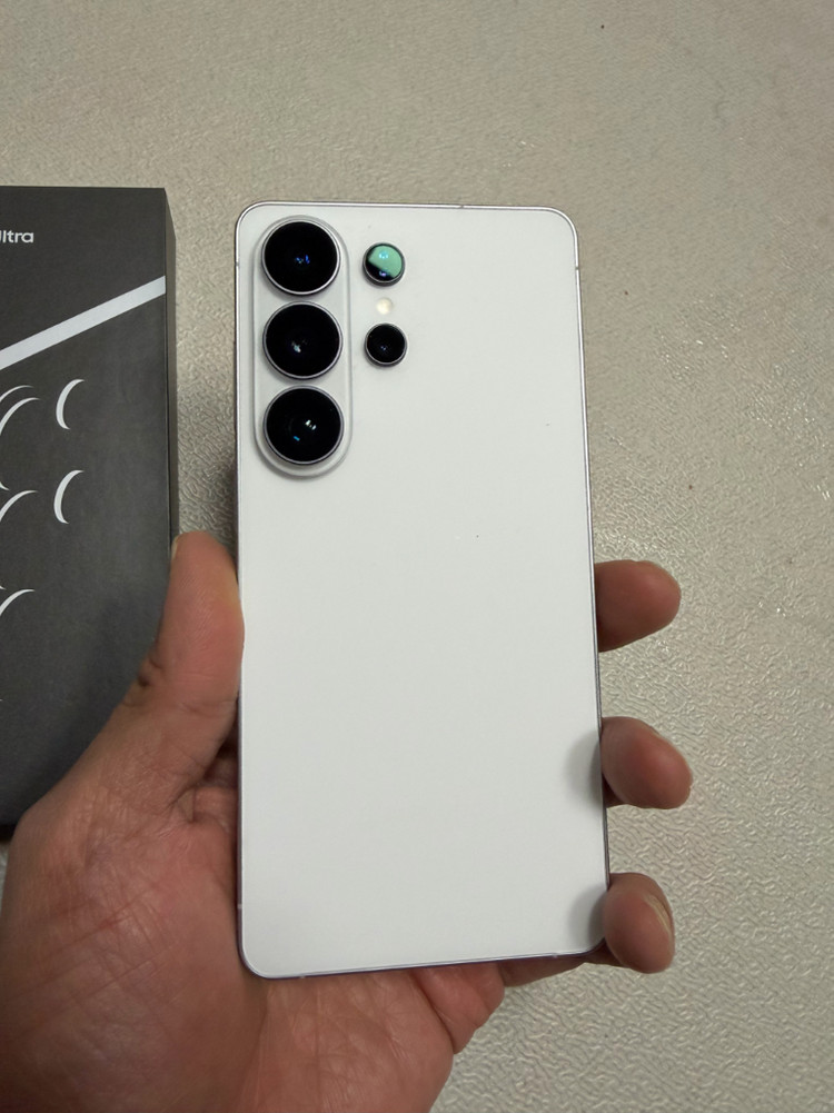 갤럭시s26울트라 1테라 화이트 팔아요 이미지