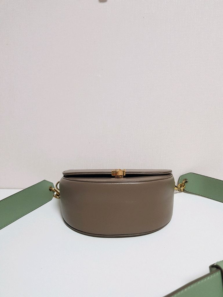 제이에스티나 미니 크로스백 ㅡ 정품 이미지