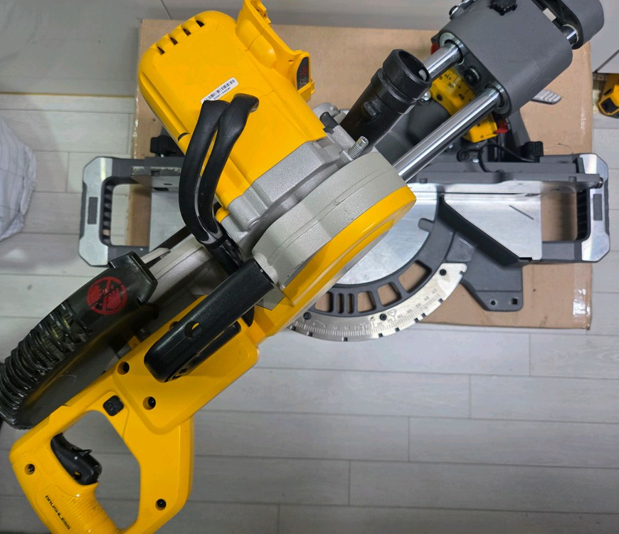 디월트 DCS361 DCS727 무선 슬라이딩 각도절단기 마끼다 정품 테이블쏘 12인치 탁상윈형톱 LH1201FL 이미지