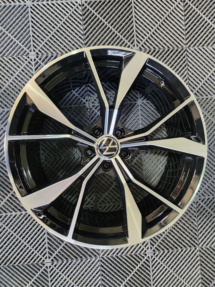 폭스바겐 티구안 아테온 스타일 20인치 신품휠 이미지