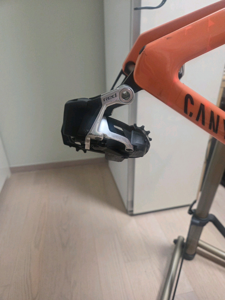 캐니언 에어로드 cfr 스램레드E1 신형 반차 이미지