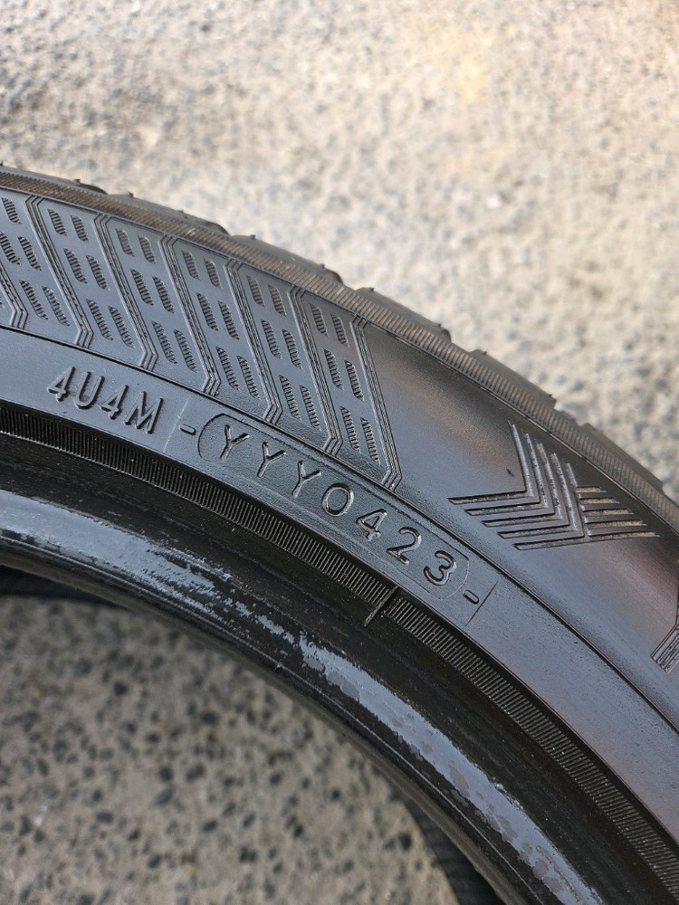 요코하마 AW21 215 50 17 23년식 2본 이미지