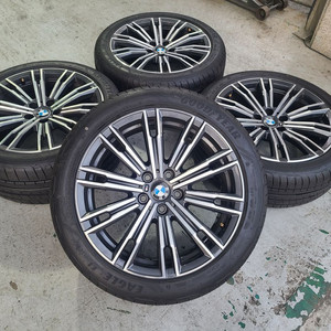 BMW G20 790m 18인치 휠타이어 팝니다 이미지