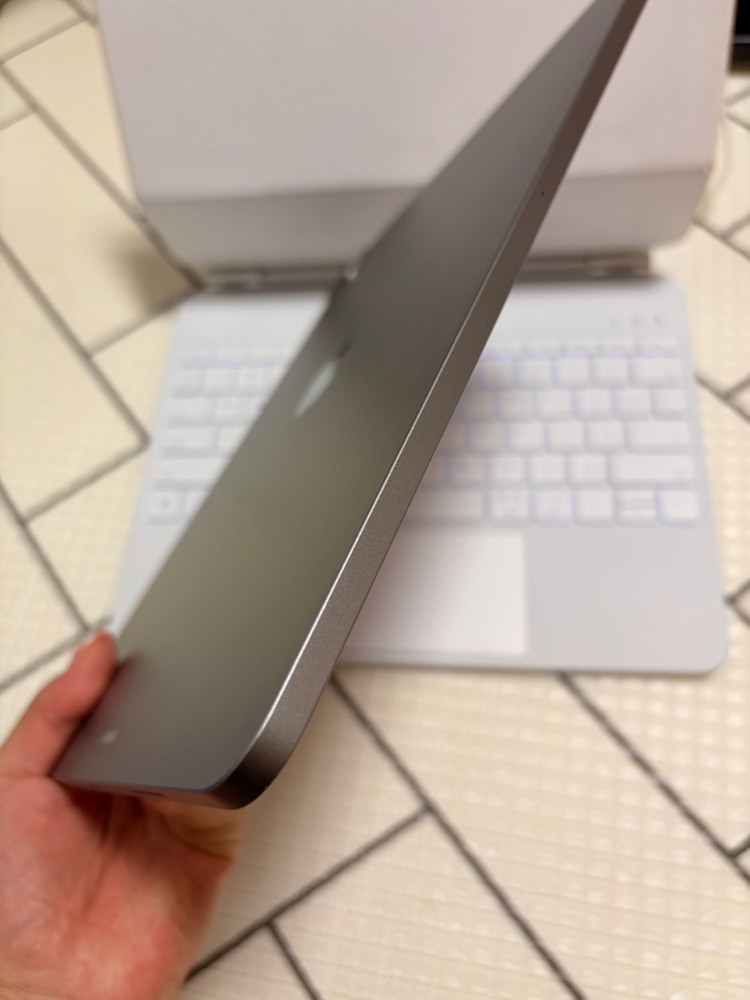 아이패드 프로 6세대 12.9 m2 128기가 스그 와이파이+애펜+키보드 이미지