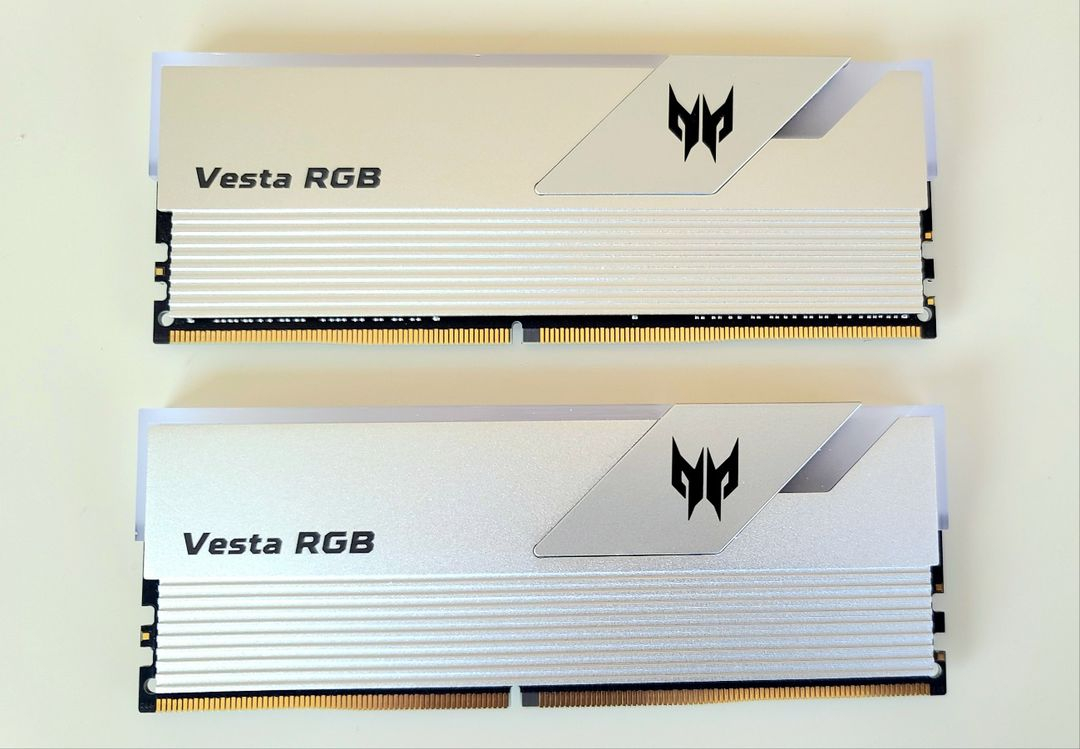 에이서 프레데터 DDR4 32GB(16기가2개)3200 CL14 VESTA 패키지(삼성b다이) 이미지